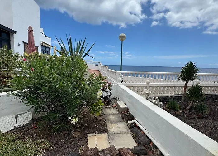 Amazing Atlantic View With Private Garden Oceanfront * 阿罗纳