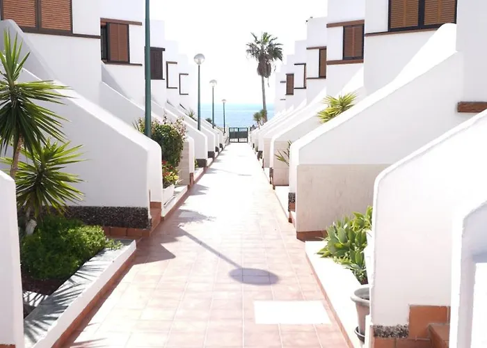 Amazing Atlantic View With Private Garden Oceanfront Lejlighed