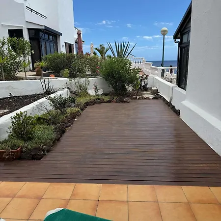 Amazing Atlantic View With Private Garden Oceanfront Apartamento
